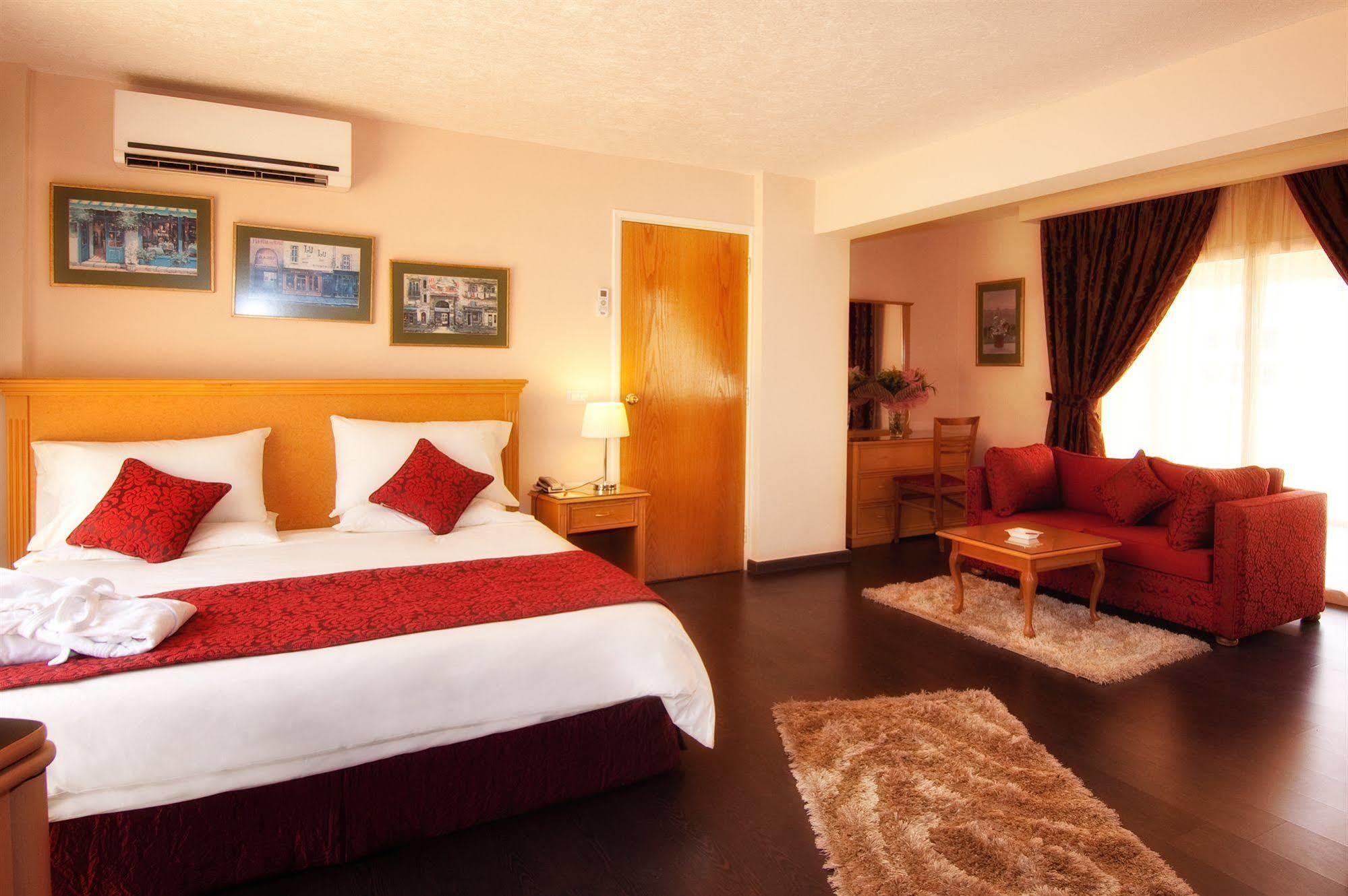Bella Riva Hotel Beirut Esterno foto